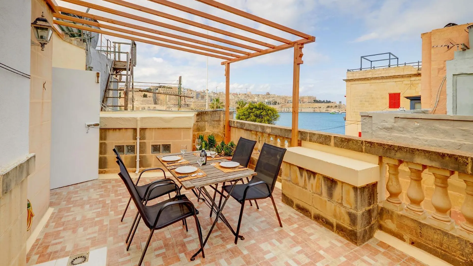 Traditional Maltese Townhouse, Roof Terrace And Views Senglea 0*,  Malta
