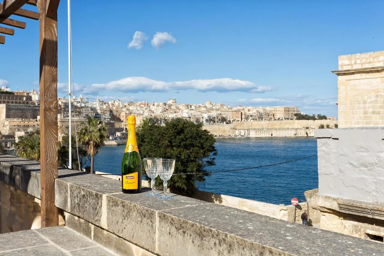 Traditional Maltese Townhouse, Roof Terrace And Views Senglea