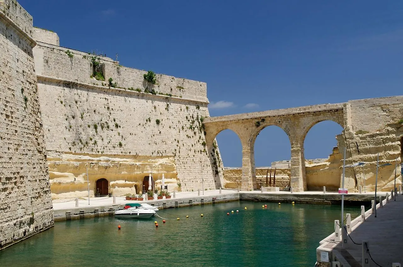 Apartment Traditional Maltese Townhouse, Roof Terrace And Views Senglea