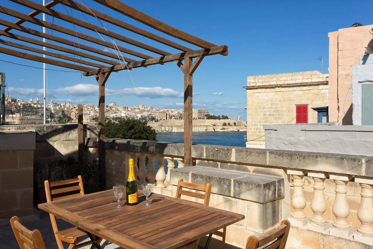 Traditional Maltese Townhouse, Roof Terrace And Views Senglea