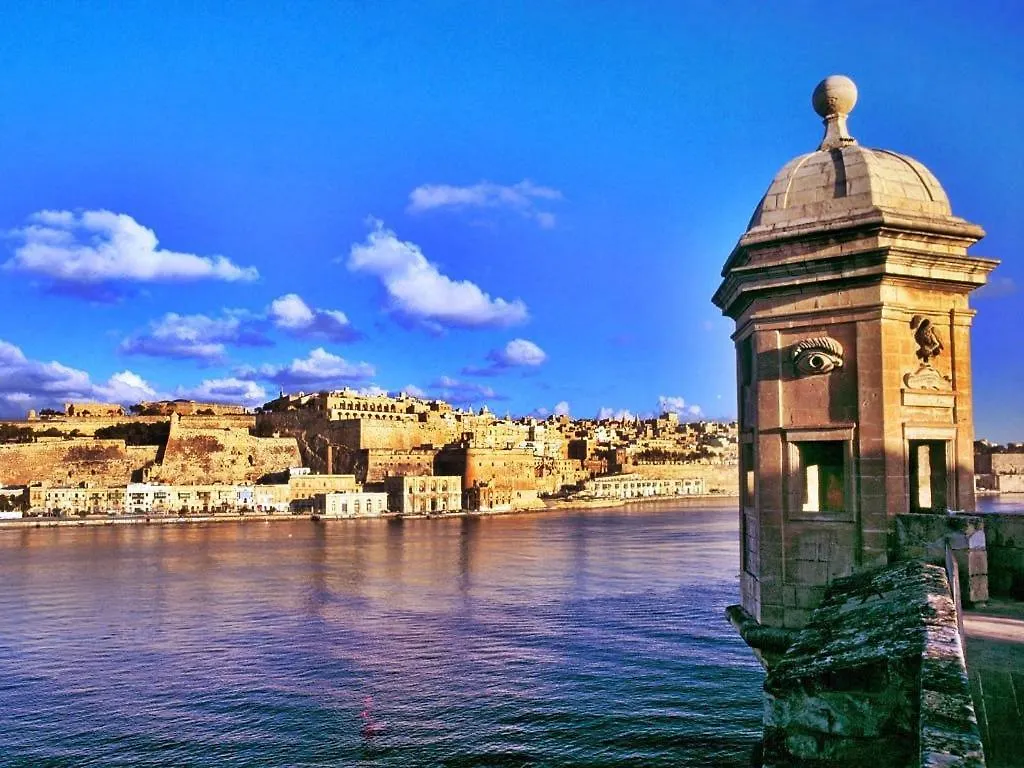 Traditional Maltese Townhouse, Roof Terrace And Views Senglea